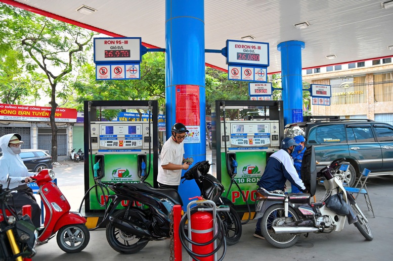 Đại diện Bộ Công Thương chia sẻ trải nghiệm 10 tháng sử dụng xăng E10- Ảnh 2.