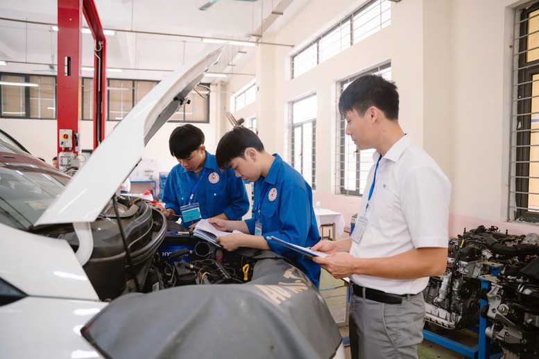 Giải thưởng Tài năng trẻ TH: Từ sân chơi '4 thật' đến cơ hội nghề nghiệp thực tế- Ảnh 2. Giải thưởng Tài năng trẻ TH: Từ sân chơi '4 thật' đến cơ hội nghề nghiệp thực tế- Ảnh 2.