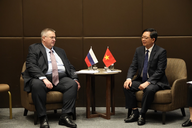 Phó Thủ tướng Hồ Quốc Dũng gặp Phó Thủ tướng Liên bang Nga Alexey Overchuk- Ảnh 2.