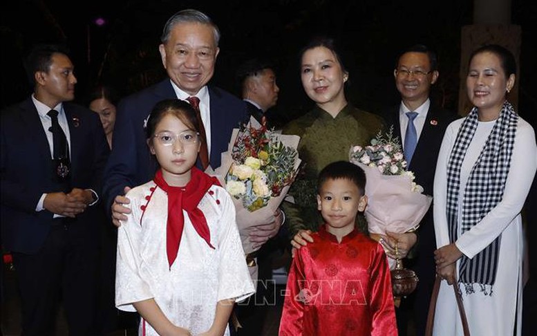 Tổng Bí thư, Chủ tịch nước Tô Lâm và Phu nhân bắt đầu thăm cấp Nhà nước Cộng hòa Singapore