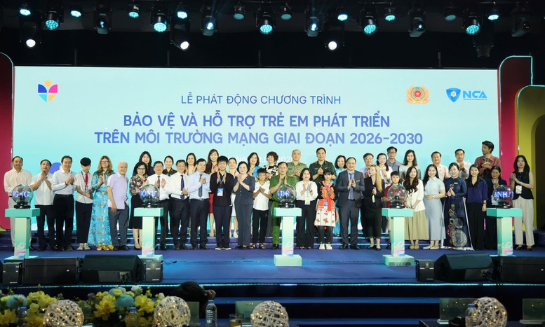 Ph&oacute; Thủ tướng Phạm Thị Thanh Tr&agrave;: Kh&ocirc;ng để trẻ em đối diện với tổn thương trong thế giới ảo- Ảnh 4.