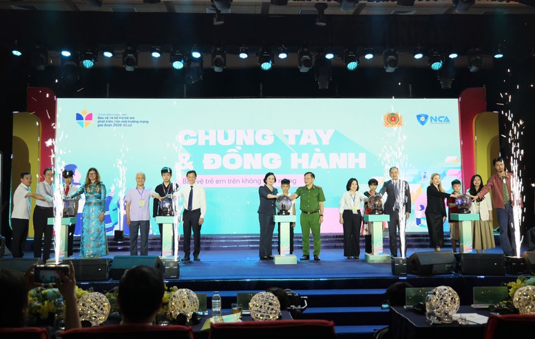 Ph&oacute; Thủ tướng Phạm Thị Thanh Tr&agrave;: Kh&ocirc;ng để trẻ em đối diện với tổn thương trong thế giới ảo- Ảnh 3.