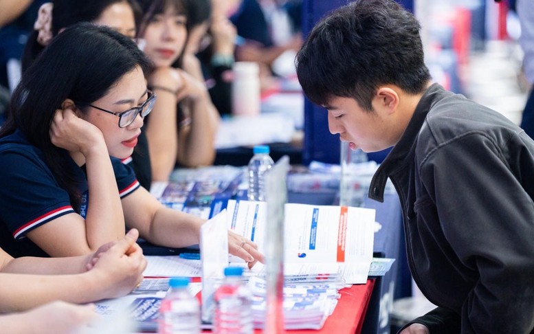 Tuyển sinh 2026: Bách phân vị áp dụng giữa các tổ hợp cùng ngành