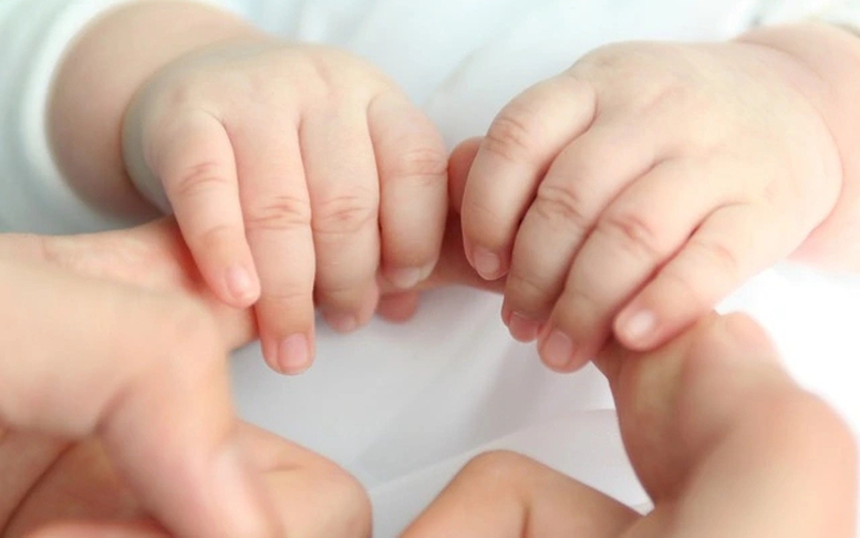 Chính phủ thông qua 3 chính sách của Luật Nuôi con nuôi (sửa đổi)