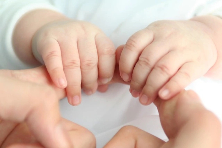Chính phủ thông qua 3 chính sách của Luật Nuôi con nuôi (sửa đổi) - Ảnh 1.