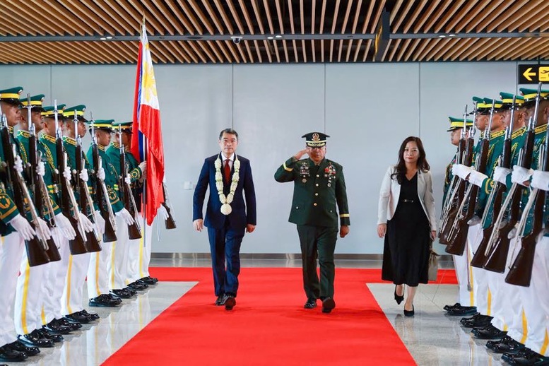 Thủ tướng Lê Minh Hưng tới Philippines tham dự Hội nghị Cấp cao ASEAN 48- Ảnh 1.