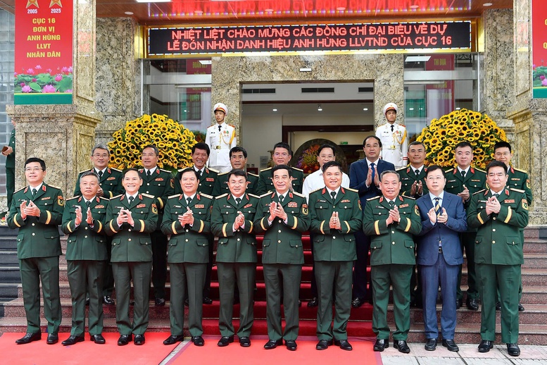 Đại tướng Phan Văn Giang dự Lễ đón nhận danh hiệu Anh hùng lực lượng vũ trang nhân dân của Cục 16 (Tổng cục II)- Ảnh 5.