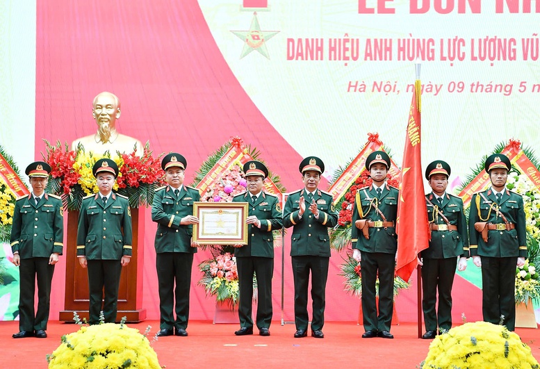 Đại tướng Phan Văn Giang dự Lễ đón nhận danh hiệu Anh hùng lực lượng vũ trang nhân dân của Cục 16 (Tổng cục II)- Ảnh 4.