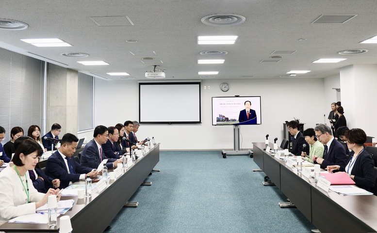 Phó Thủ tướng Lê Tiến Châu làm việc với Viện nghiên cứu chính sách quốc gia Nhật Bản- Ảnh 1.