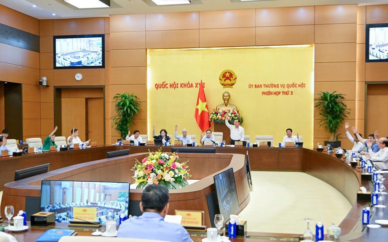 Ủy ban Thường vụ Quốc hội thông qua Nghị quyết sửa đổi một số điều của Nghị quyết về hoạt động tòa án