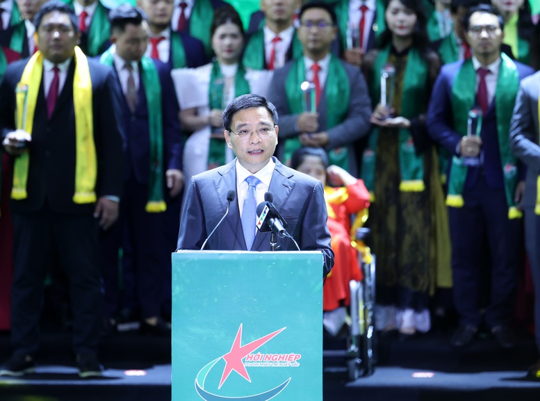 Thế hệ doanh nhân trẻ hôm nay mang một sứ mệnh mới- Ảnh 1. Thế hệ doanh nhân trẻ hôm nay mang một sứ mệnh mới- Ảnh 1.