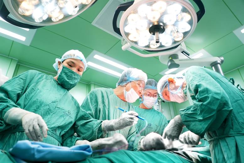 BVĐK Phương Đông xử trí thành công ca phẫu thuật phức tạp- Ảnh 1.
