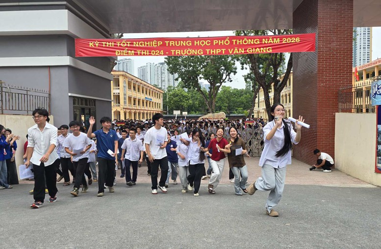 Thi tốt nghiệp THPT 2026: Nhiều thí sinh tự tin sau môn thi đầu tiên- Ảnh 1.