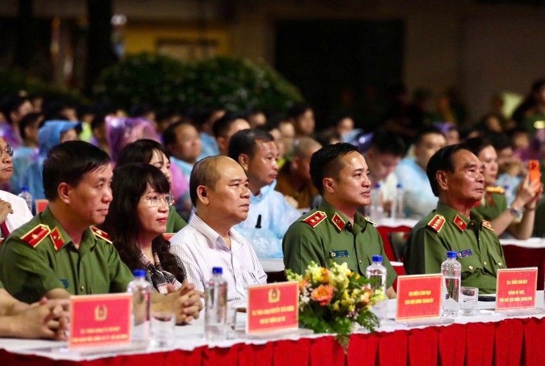 Khai mạc chuỗi sự kiện 'Tổ quốc bình yên'- Ảnh 1.
