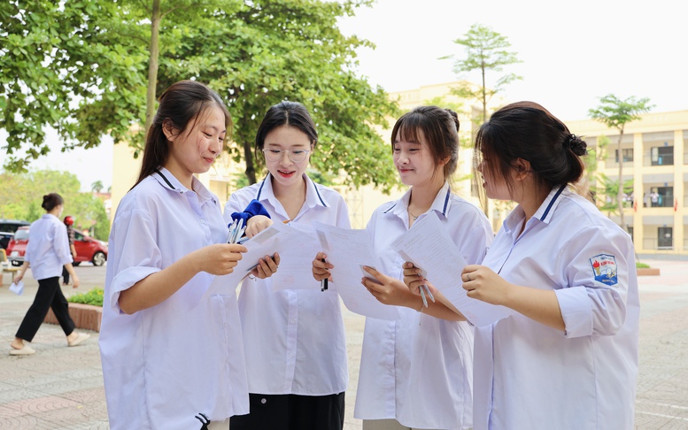 Thí sinh đánh giá đề thi Toán tốt nghiệp 2026 không quá khó