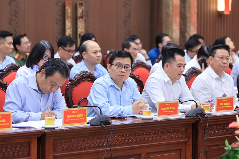 Thủ tướng: Hà Nội sẽ được ưu tiên nguồn lực, cơ chế nhưng phải cam kết tăng chất lượng đầu tư và đóng góp cho cả nước- Ảnh 9.