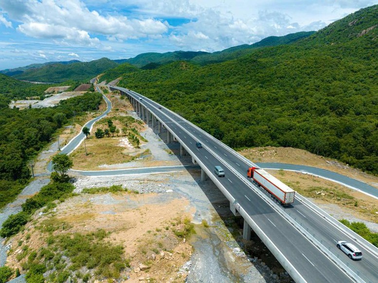 Đề xuất xây 64km cao tốc Đức Hòa-Mỹ An sử dụng toàn bộ cầu cạn - Ảnh 1. Đề xuất xây 64km cao tốc Đức Hòa-Mỹ An sử dụng toàn bộ cầu cạn - Ảnh 1.