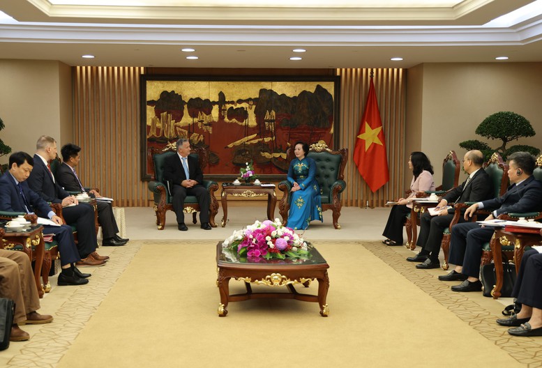 Tăng cường hợp tác Việt Nam-Hoa Kỳ trong giải mã tư liệu, tìm kiếm hài cốt liệt sĩ- Ảnh 2. Tăng cường hợp tác Việt Nam-Hoa Kỳ trong giải mã tư liệu, tìm kiếm hài cốt liệt sĩ- Ảnh 2.