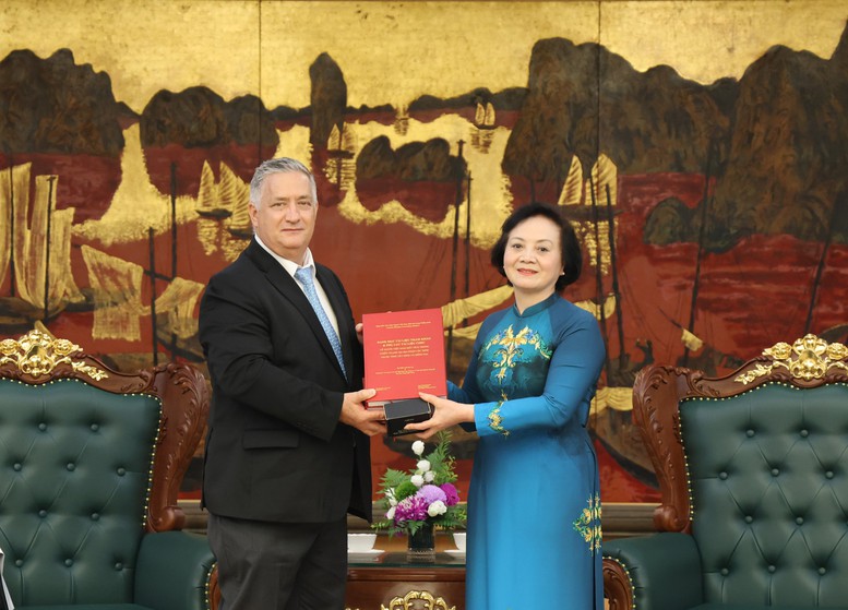Tăng cường hợp tác Việt Nam-Hoa Kỳ trong giải mã tư liệu, tìm kiếm hài cốt liệt sĩ- Ảnh 3. Tăng cường hợp tác Việt Nam-Hoa Kỳ trong giải mã tư liệu, tìm kiếm hài cốt liệt sĩ- Ảnh 3.