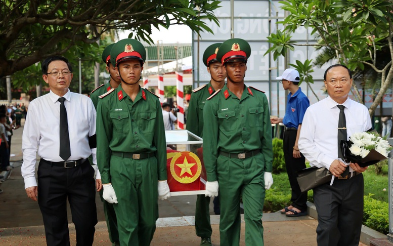 Phó Thủ tướng Hồ Quốc Dũng dự Lễ truy điệu, an táng hài cốt liệt sĩ tại xã Đức Cơ, Gia Lai