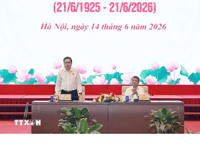 Thủ tướng Chính phủ và Chủ tịch Quốc hội gặp mặt lãnh đạo các cơ quan báo chí- Ảnh 1. Thủ tướng Chính phủ và Chủ tịch Quốc hội gặp mặt lãnh đạo các cơ quan báo chí- Ảnh 1.