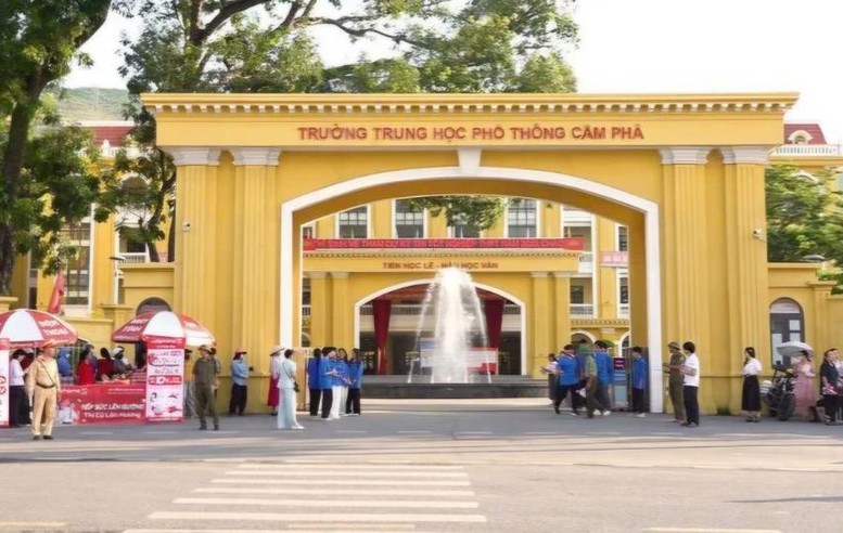 Quảng Ninh kỷ luật 3 giáo viên liên quan vụ giám thị hỗ trợ thí sinh làm bài- Ảnh 1.