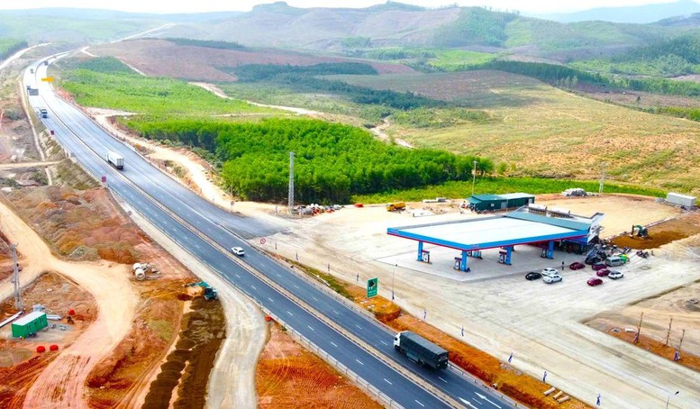 “Chiến dịch thi công thần tốc” hoàn thành trạm dừng nghỉ cao tốc trước 30/6- Ảnh 1.
