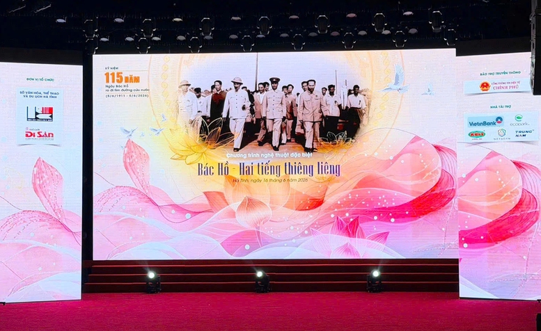 Chương trình nghệ thuật đặc biệt “Bác Hồ - Hai tiếng thiêng liêng” đến với khán giả Thanh Hóa- Ảnh 2.