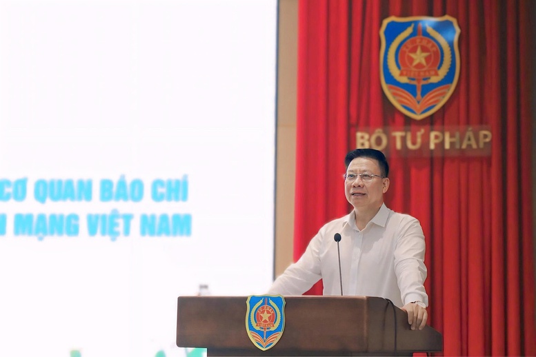 Báo chí - ‘cầu nối’ đưa pháp luật vào cuộc sống- Ảnh 1.