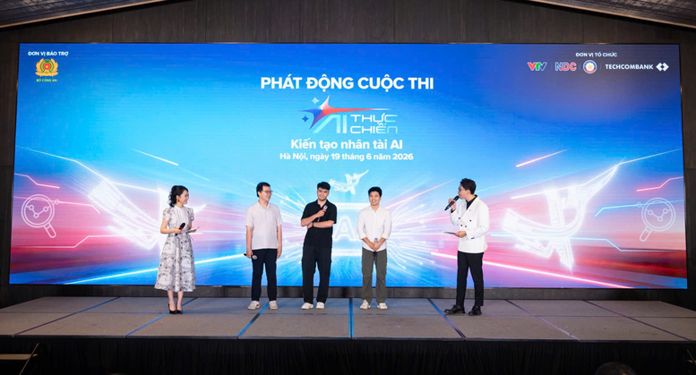 "AI Thực chiến” mùa 2 khởi động, Techcombank tiếp tục trao học bổng trị giá 1 triệu USD- Ảnh 2.