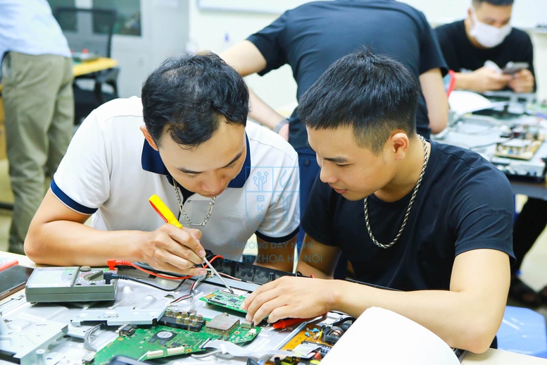 Trung học nghề: Từ “điểm dừng” thành “lộ trình mở”- Ảnh 2.