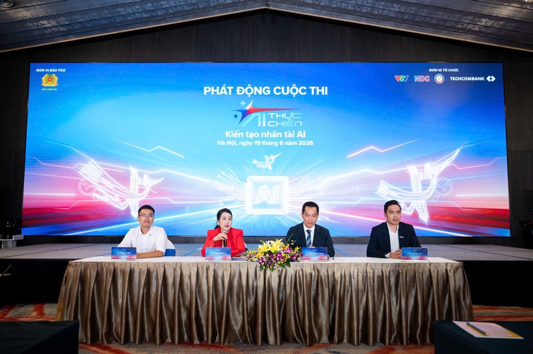 "AI Thực chiến” mùa 2 khởi động, Techcombank tiếp tục trao học bổng trị giá 1 triệu USD- Ảnh 3.