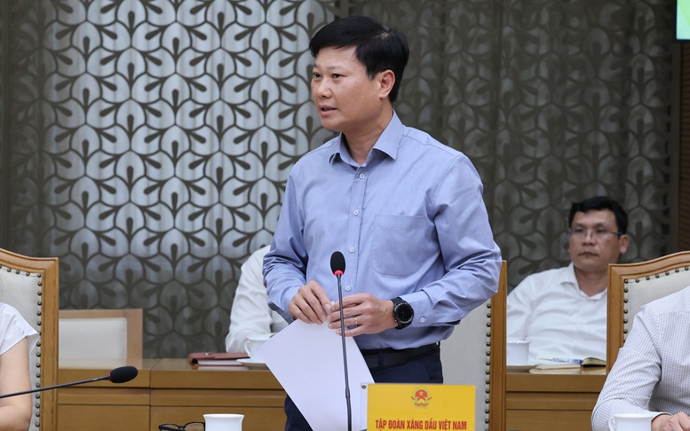 Phó Thủ tướng Thường trực Phạm Gia Túc yêu cầu bảo đảm nguồn cung, chất lượng và quyền lợi người tiêu dùng khi chuyển đổi sang xăng E10- Ảnh 6. Phó Thủ tướng Thường trực Phạm Gia Túc yêu cầu bảo đảm nguồn cung, chất lượng và quyền lợi người tiêu dùng khi chuyển đổi sang xăng E10- Ảnh 6.