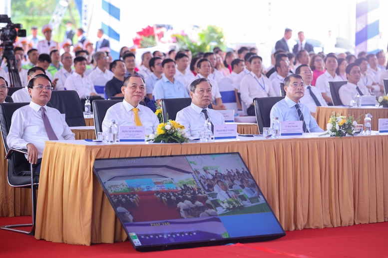 Thủ tướng dự lễ khởi công 5 tuyến đường sắt, 3 dự án nhà ở cho thuê tại Hà Nội- Ảnh 3.