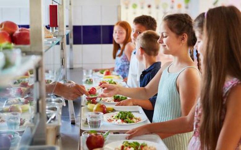 Nhiều nước siết chặt quản lý bữa ăn học đường