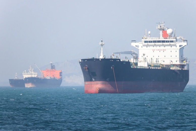 Triển khai chiến dịch sơ tán thủy thủ quy mô lớn ở eo biển Hormuz- Ảnh 1.