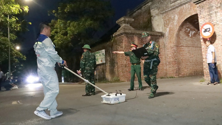 Huế: Sử dụng máy radar xuyên đất dò tìm các khu vực nghi có mộ tập thể liệt sĩ- Ảnh 5.