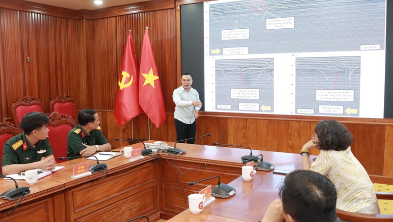 Radar xuyên đất ghi nhận kết quả bước đầu khi dò tìm mộ tập thể liệt sĩ tại Huế- Ảnh 1.