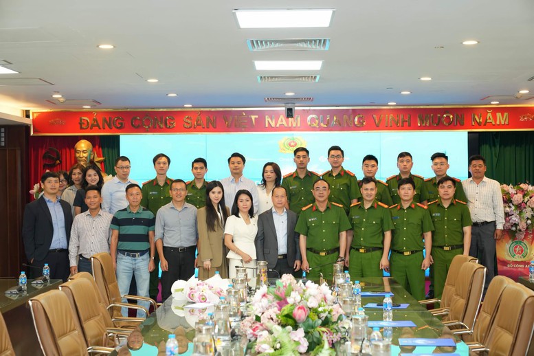 Kết nối ứng dụng chăm sóc sức khỏe số IVIE-Bác sĩ ơi với VNeID- Ảnh 2.