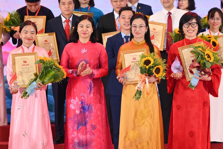 Trao giải Hội thi báo cáo viên, tuyên truyền viên giỏi Đảng bộ Chính phủ năm 2026- Ảnh 2.