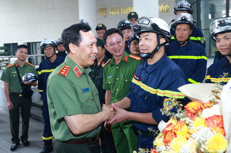 Bộ Công an xuất quân thực hiện nhiệm vụ cứu nạn, cứu hộ tại Venezuela- Ảnh 1.