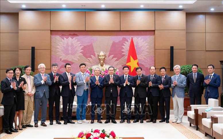 Chủ tịch Quốc hội Trần Thanh Mẫn tiếp Đoàn đại biểu Viện Nghiên cứu kinh tế Kimhakmin E-roun- Ảnh 3.
