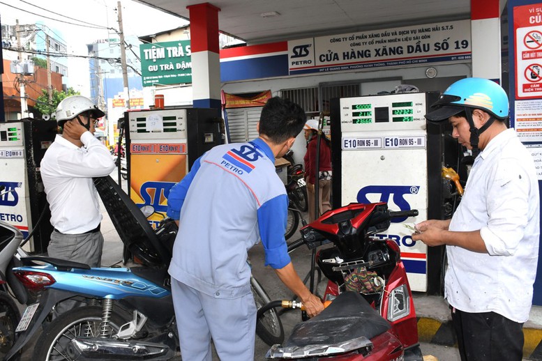 Sau một tháng triển khai, xăng E10 ghi nhận sự đón nhận tích cực từ người tiêu dùng- Ảnh 2.