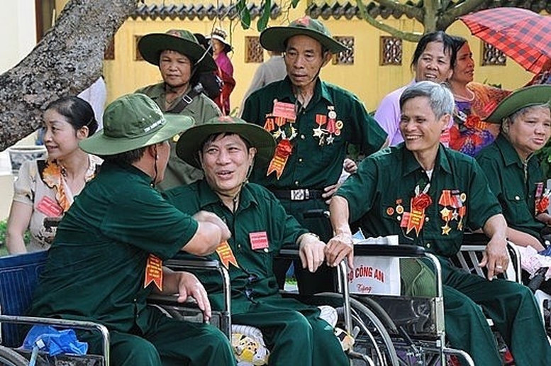 Bộ Nội vụ đề xuất tăng nhiều chế độ ưu đãi đối với người có công từ năm 2026- Ảnh 1.