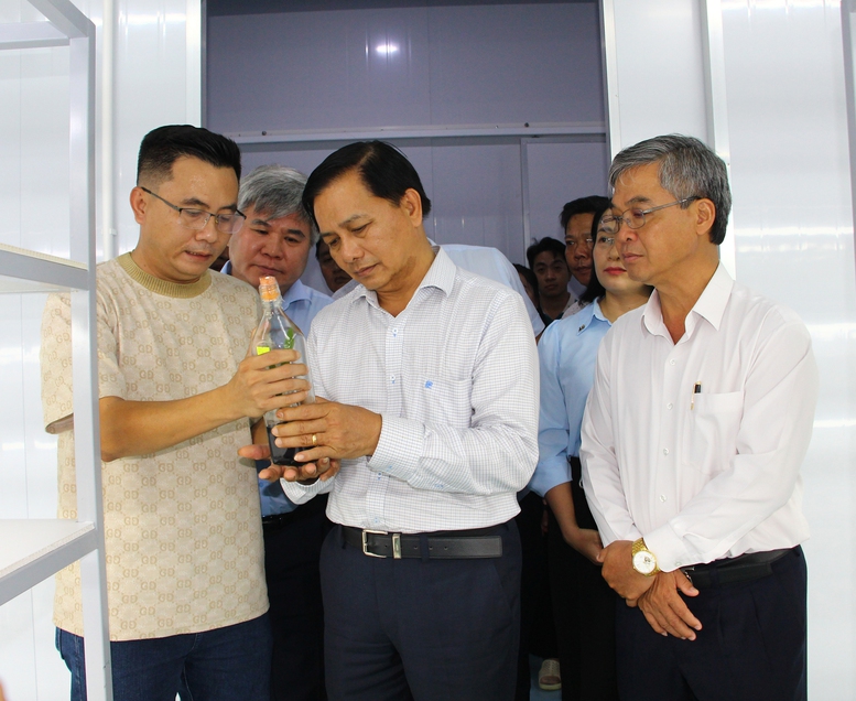 Bí thư Tỉnh ủy Vĩnh Long chỉ đạo lập đề án bảo vệ hơn 130 km bờ biển- Ảnh 2.