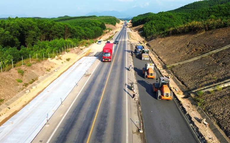 Phấn đấu hoàn thành mở rộng toàn tuyến cao tốc Bắc-Nam vào năm 2030