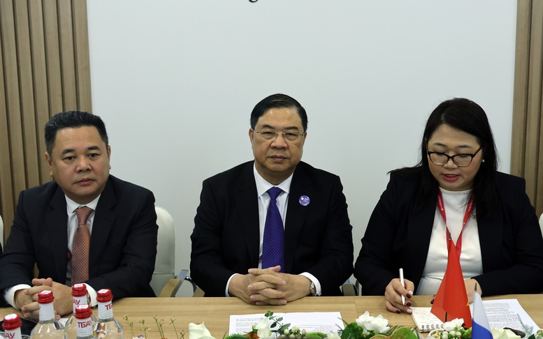 Phó Thủ tướng Thường trực Phạm Gia Túc làm việc với Phó Thủ tướng Nga Alexander Novak- Ảnh 2.