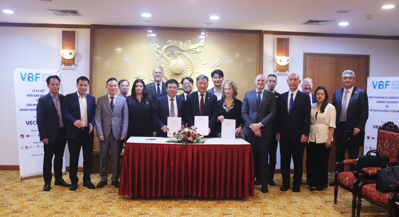 VBF chuyển sang mô hình mới, đối thoại thúc đẩy môi trường đầu tư- Ảnh 1. VBF chuyển sang mô hình mới, đối thoại thúc đẩy môi trường đầu tư- Ảnh 1.