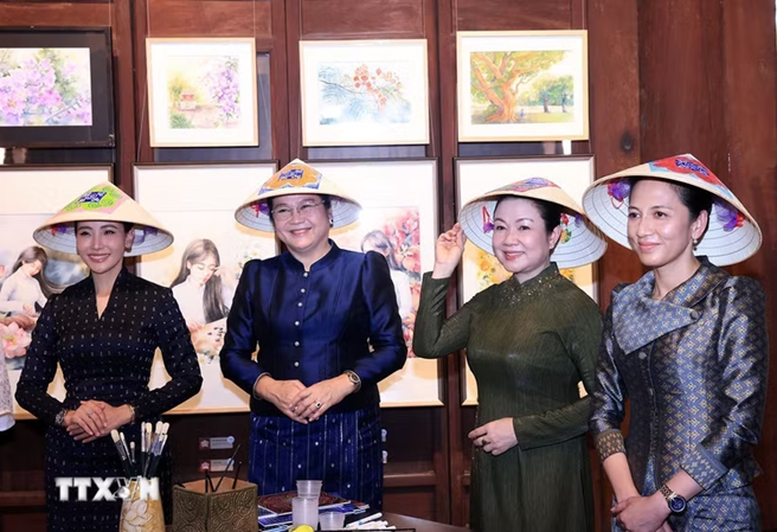 Phu nhân Thủ tướng Lê Minh Hưng cùng Phu nhân Thủ tướng các nước Lào, Campuchia, Thái Lan tham gia hoạt động giao lưu văn hóa- Ảnh 2.