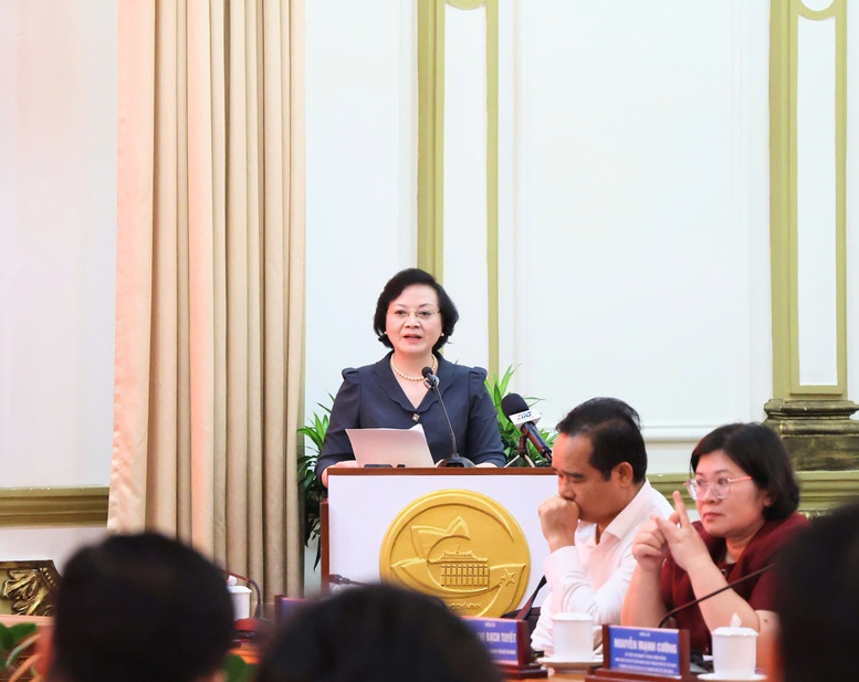Phó Thủ tướng Phạm Thị Thanh Trà: Tiến thêm một bước quan trọng trên hành trình tìm kiếm khu mộ liệt sĩ tập thể tại Công viên Lê Thị Riêng- Ảnh 1. Phó Thủ tướng Phạm Thị Thanh Trà: Tiến thêm một bước quan trọng trên hành trình tìm kiếm khu mộ liệt sĩ tập thể tại Công viên Lê Thị Riêng- Ảnh 1.